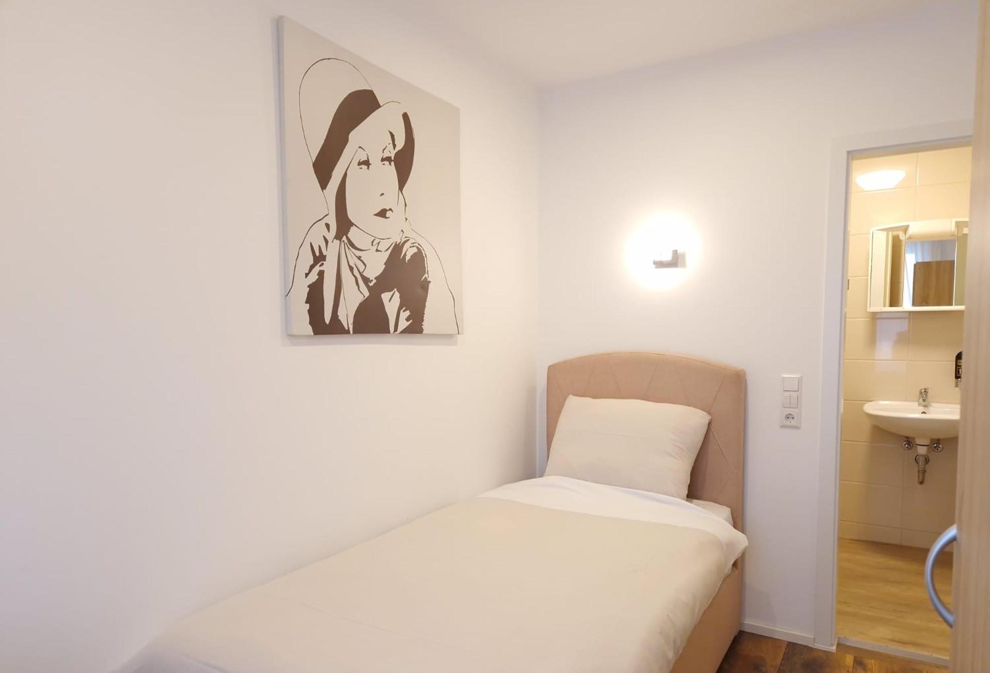Hotel Post Нюртинген Екстериор снимка