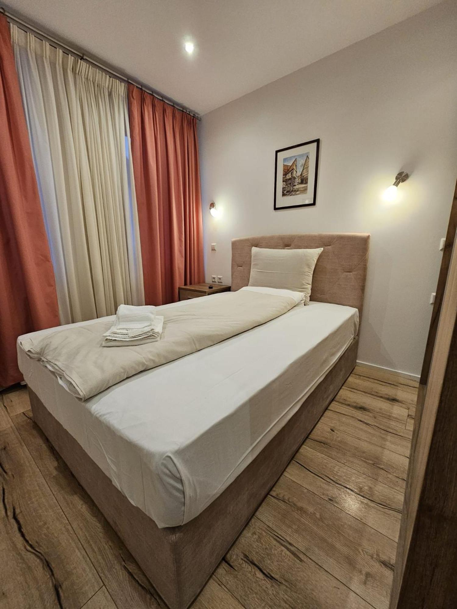 Hotel Post Нюртинген Екстериор снимка